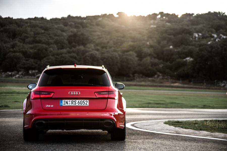 Audi RS6 Avant (4G, C7) 2014 года  (WW) (фото 7 из 22)